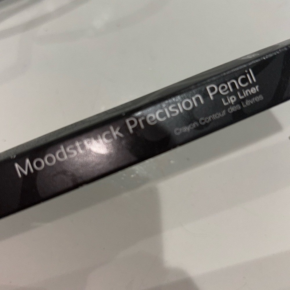 Younique Moodstruck Precision Pencil Lip Liner